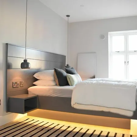 2 Bedroom In Centre Sleeps 6 Apartman *